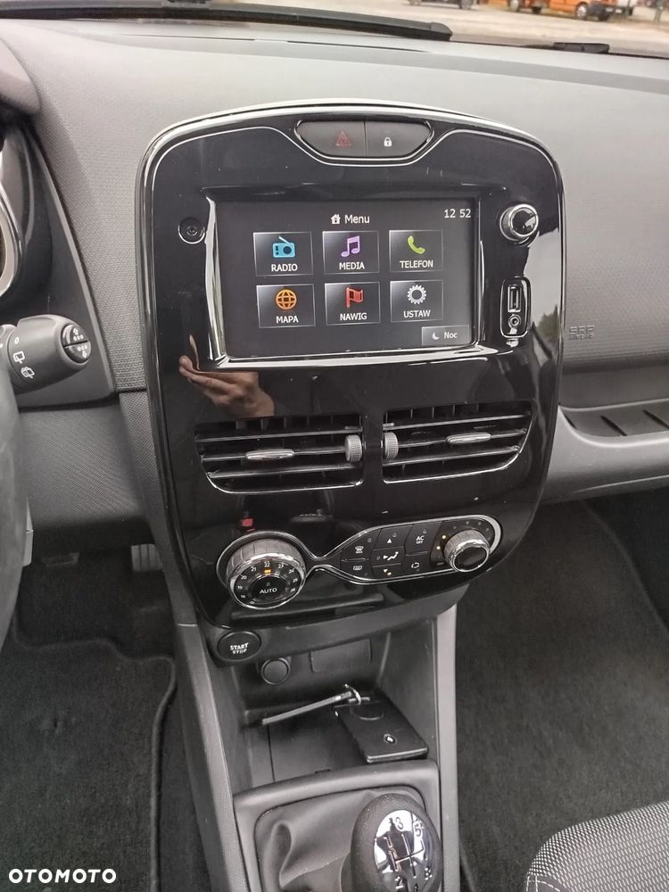 Renault Clio 1.2 16V 75 LIMITED - 13