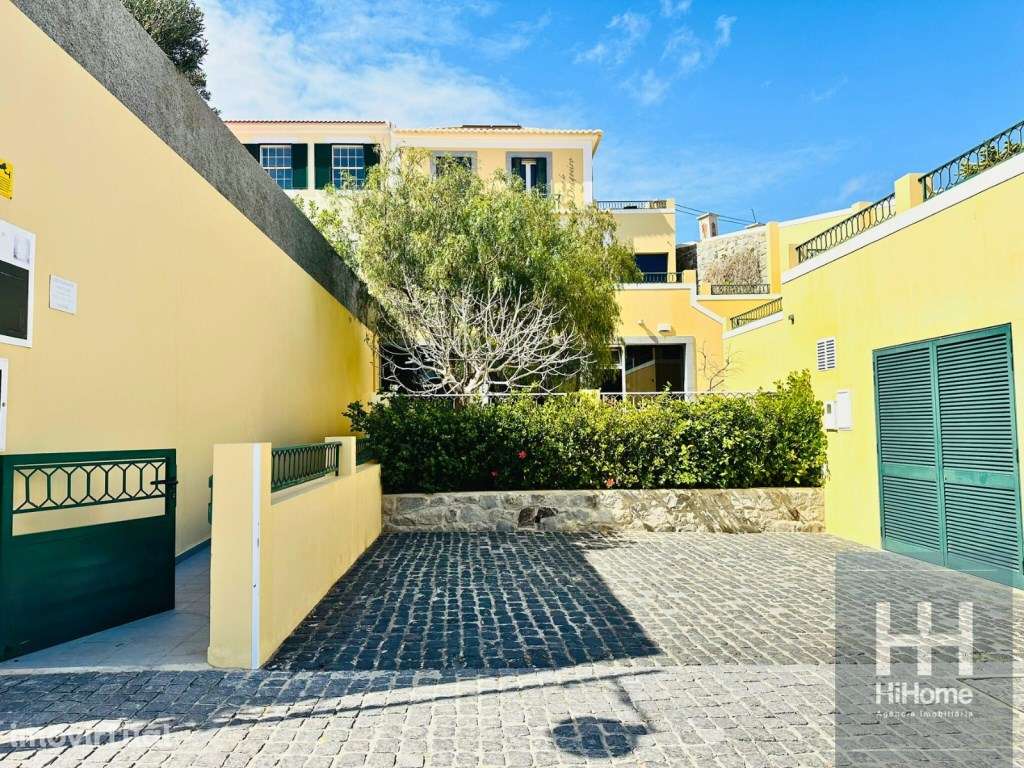 Prédio com comércio e habitação na Vila Baleira, Porto Santo - Grande imagem: 3/38