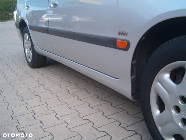 Toyota Avensis 1.8 VVT-i Terra Plus - 19