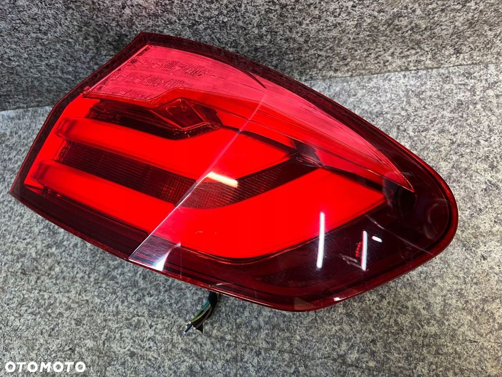 Lampa LED prawa tylna prawy tyl w blotnik BMW F11 ORYGINAL LADNA KOMBI - 2