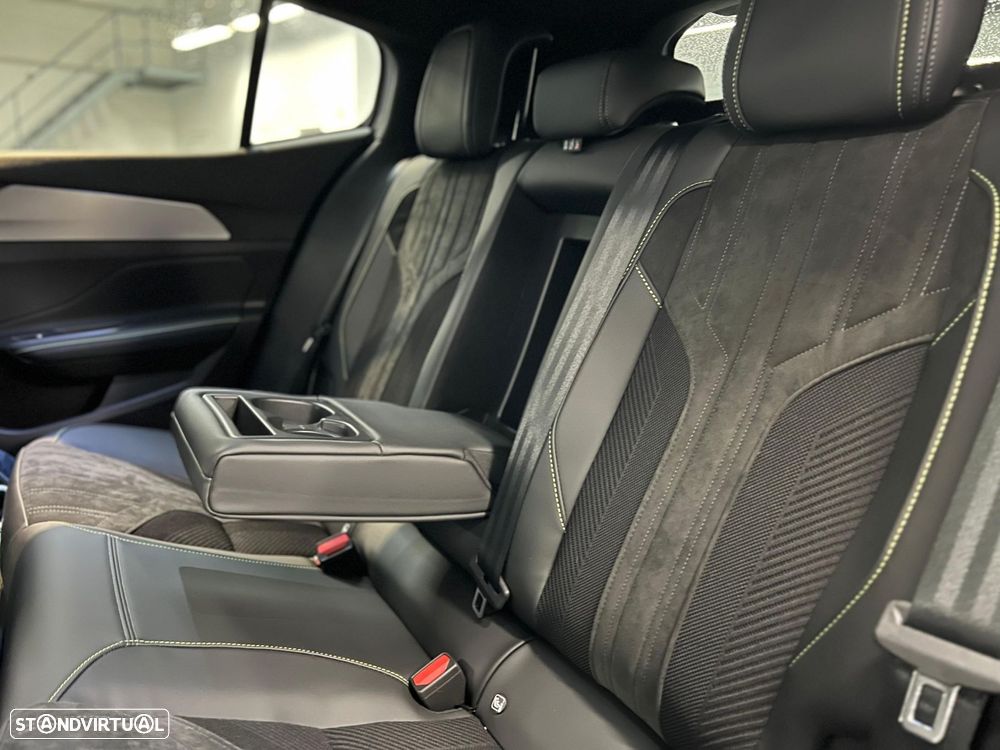 Peugeot E-408 58 kWh GT - 11