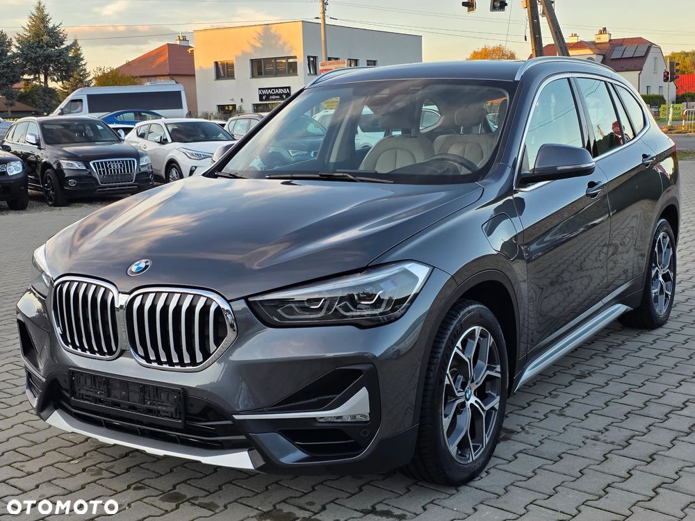 BMW X1 xDrive25e Business Edition - 4