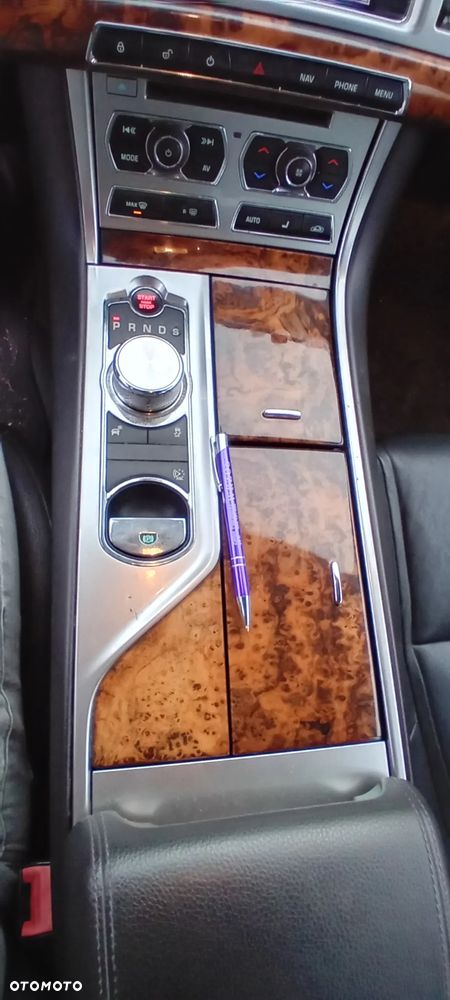 Jaguar XF - 12