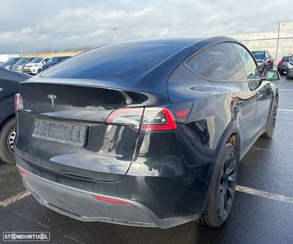 Tesla Model Y Long Range RWD - 2