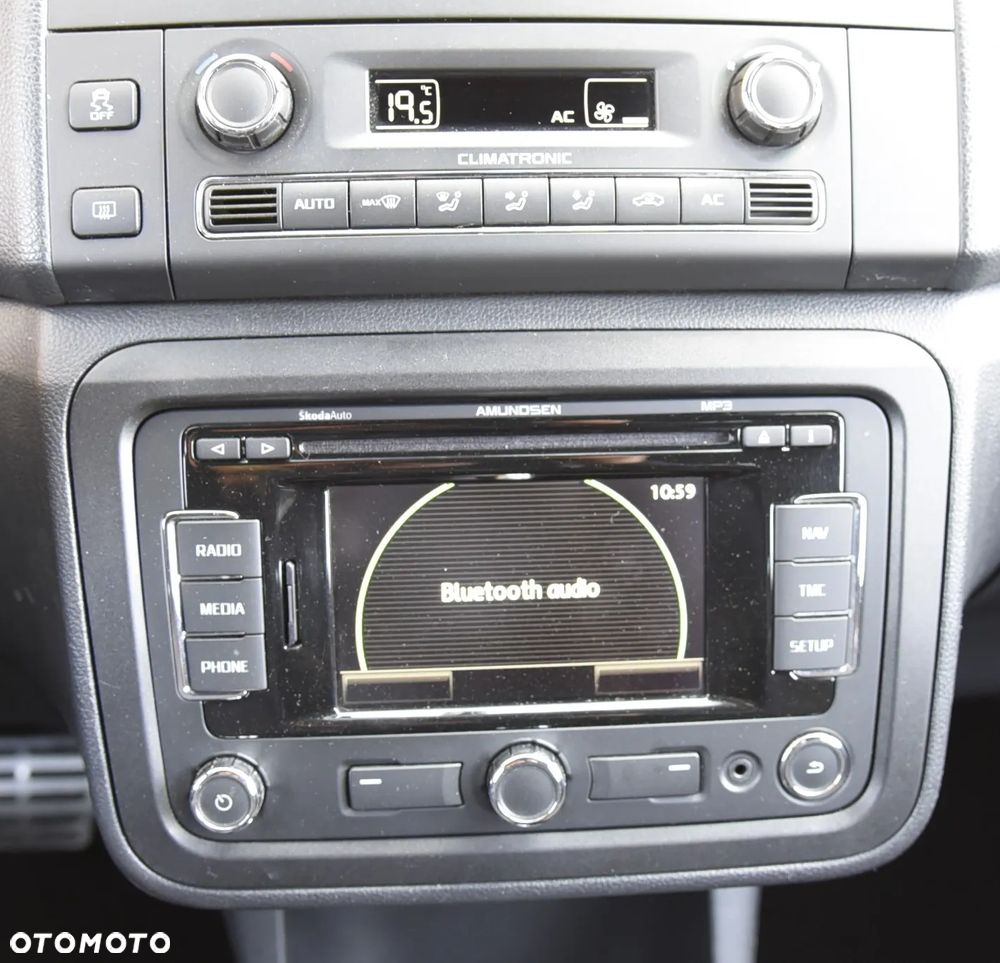 Skoda Fabia 1.4 TSI DSG RS - 22