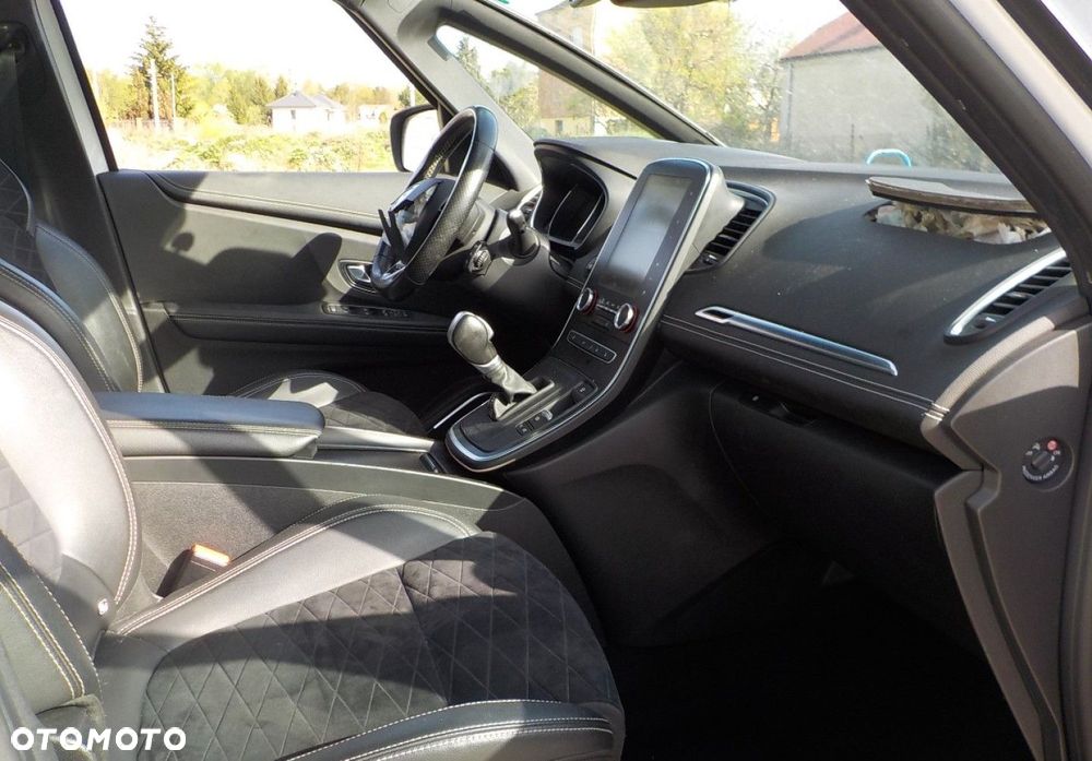 Renault Grand Scenic - 13