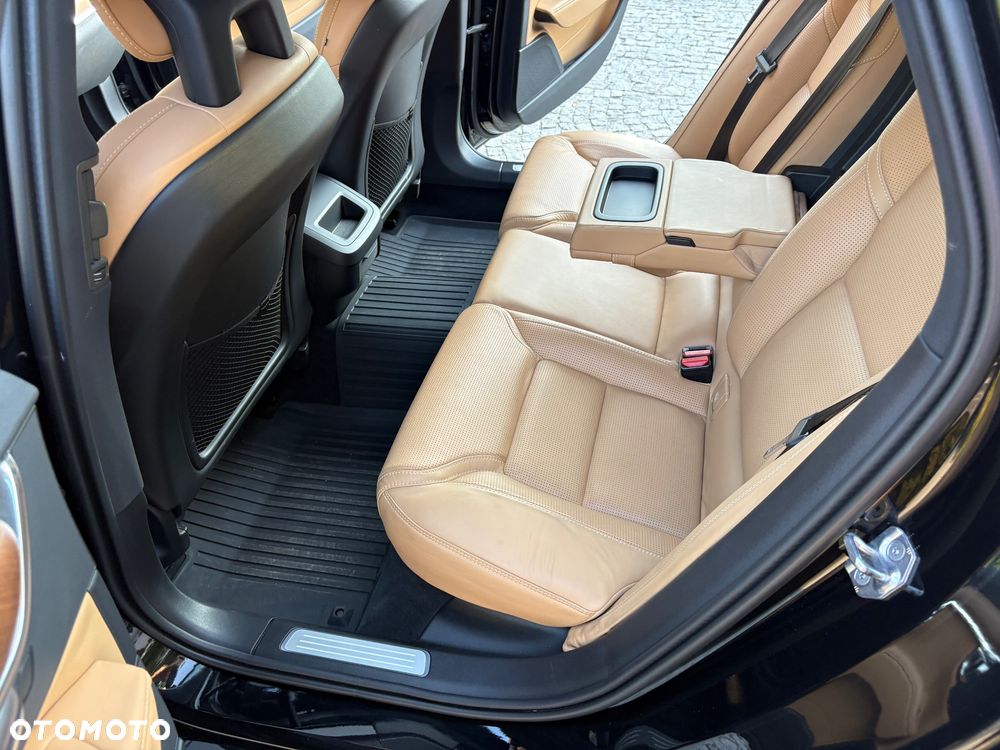 Volvo S90 D5 SCR AWD Inscription - 28