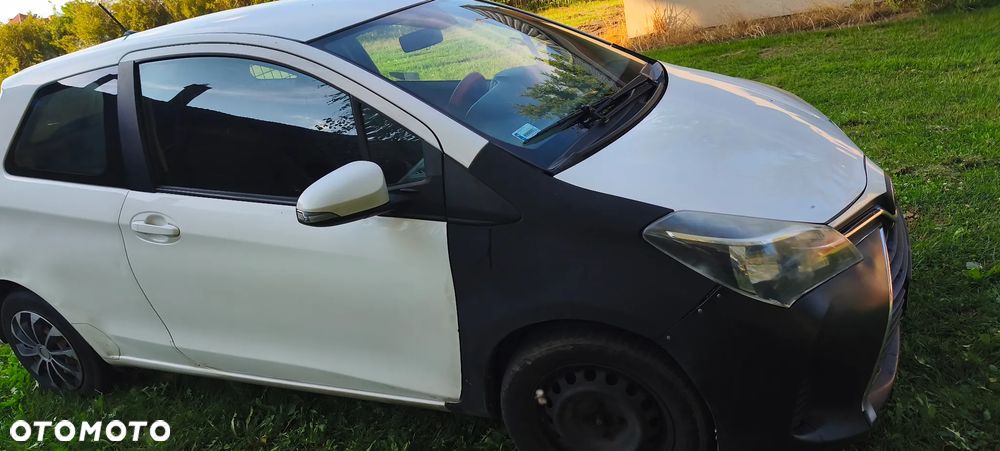 Toyota Yaris 1.0 Sol - 2