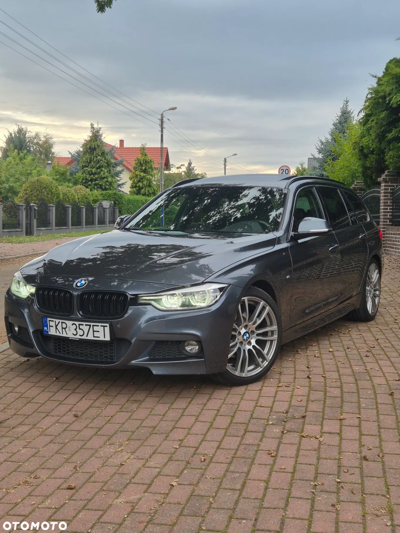BMW Seria 3 320d Touring Edition M Sport Shadow - 1
