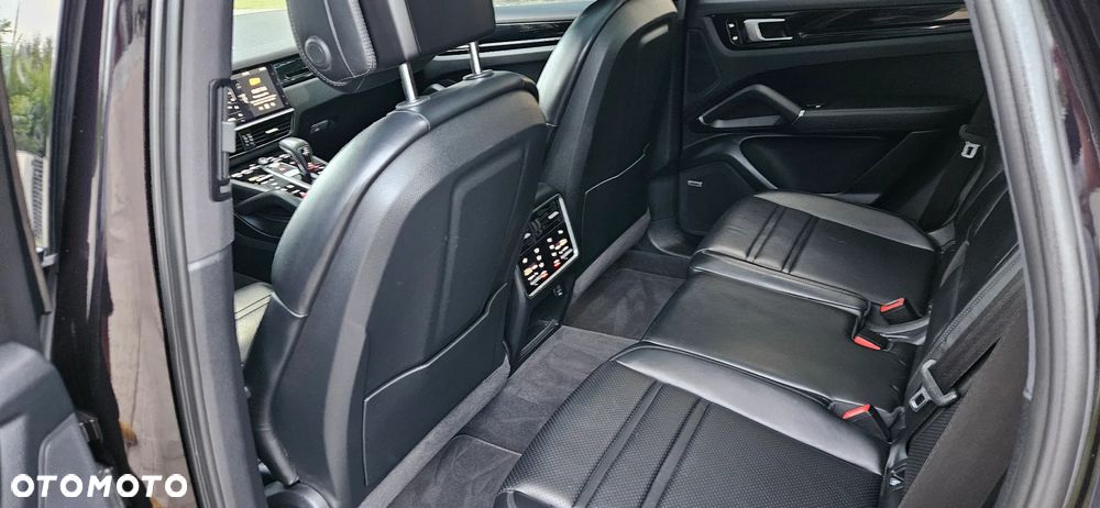 Porsche Cayenne S - 24