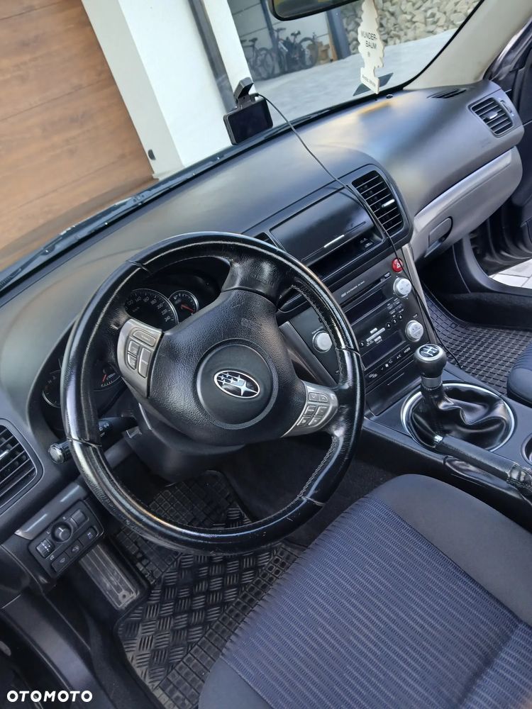 Subaru Legacy - 8