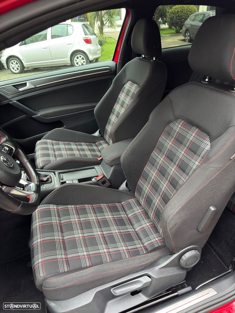 VW Golf GTI Performance BlueMotion DSG - 10