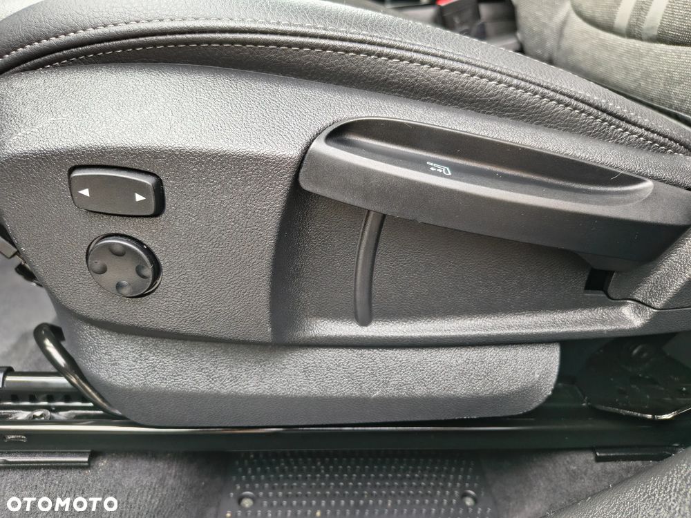 BMW X1 sDrive20i Sport - 22