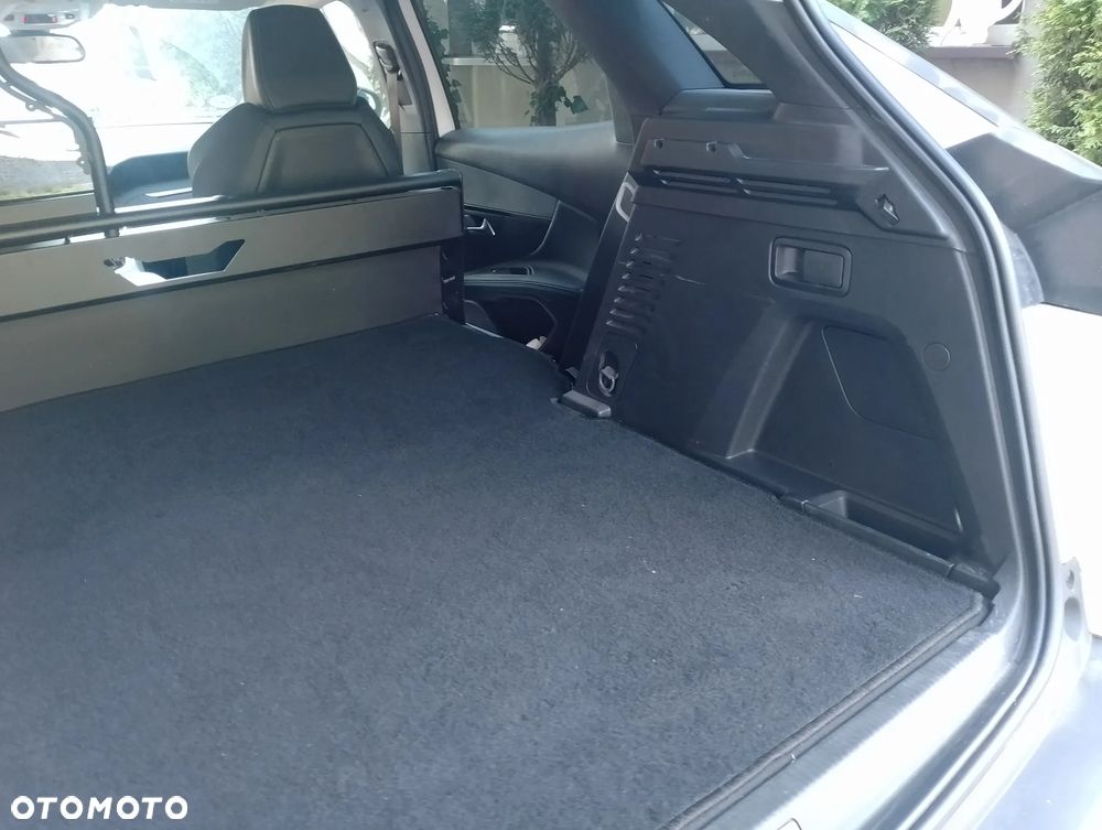 Peugeot 3008 BlueHDi 130 Stop & Start EAT8 Active Business-Paket - 24