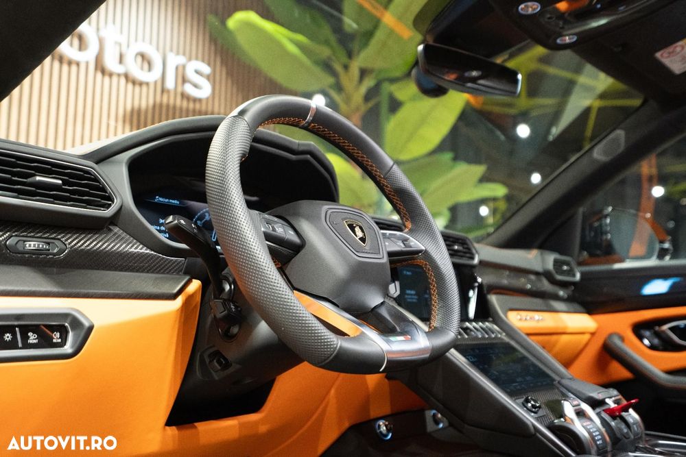 Lamborghini URUS - 29