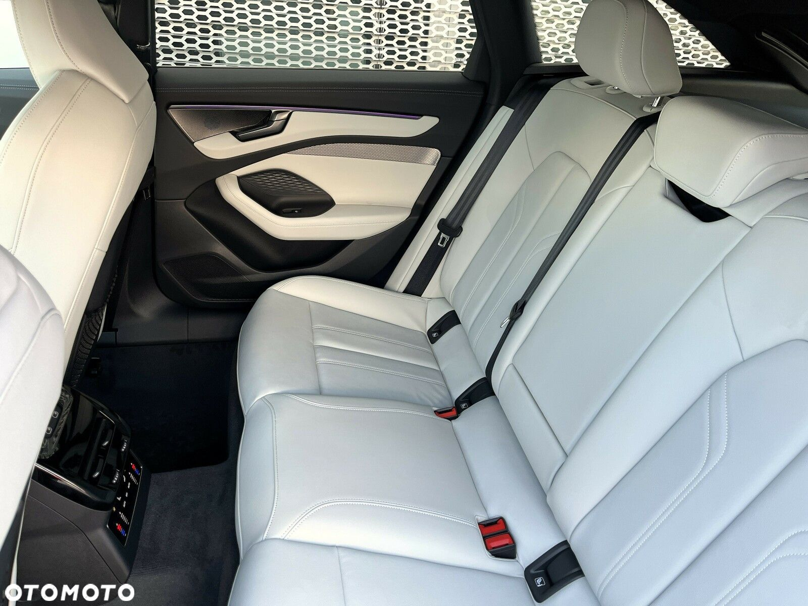Audi A6 - 24