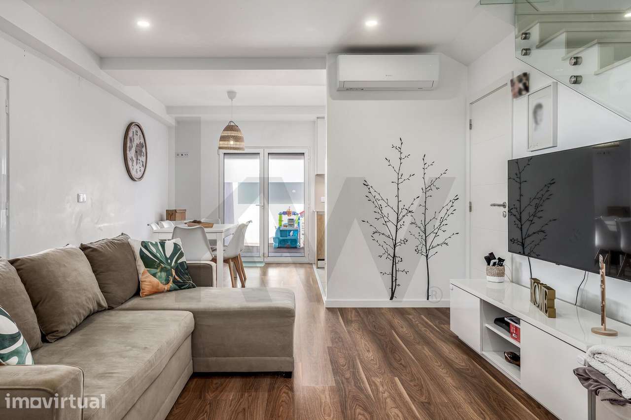 Moradia T3 de 2019, com Logradouro e Garagem Box, nos Redondos - Fernã - Grande imagem: 2/41