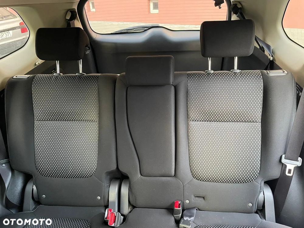 Mitsubishi Outlander - 12