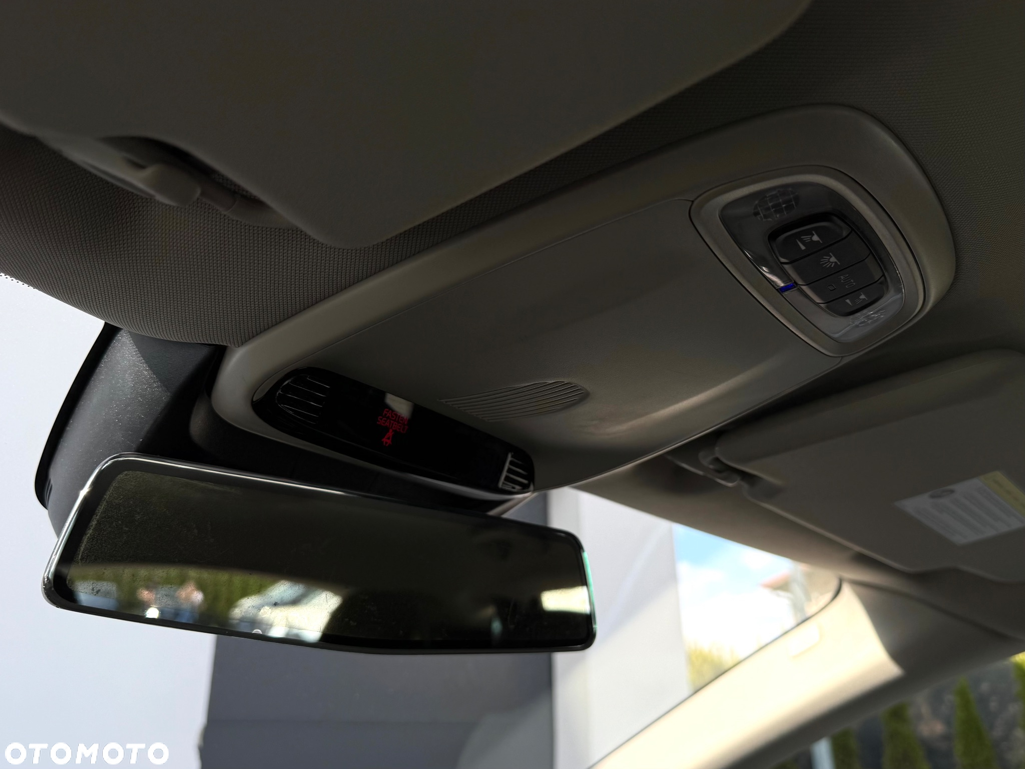 Volvo V40 T4 Powershift R Design - 23