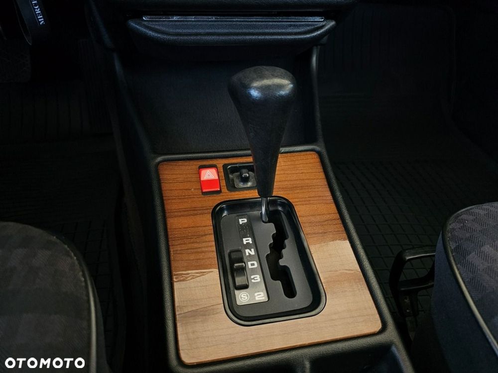 Mercedes-Benz W201 (190) - 21