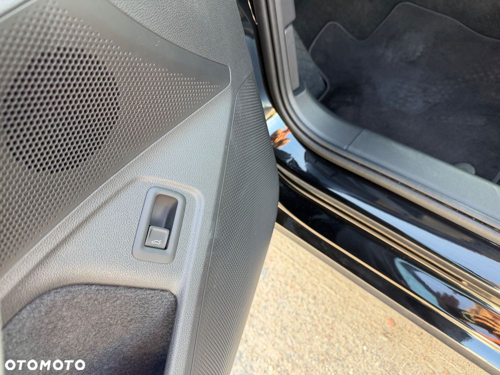 Volkswagen Passat Variant 1.5 TSI OPF DSG Business - 20