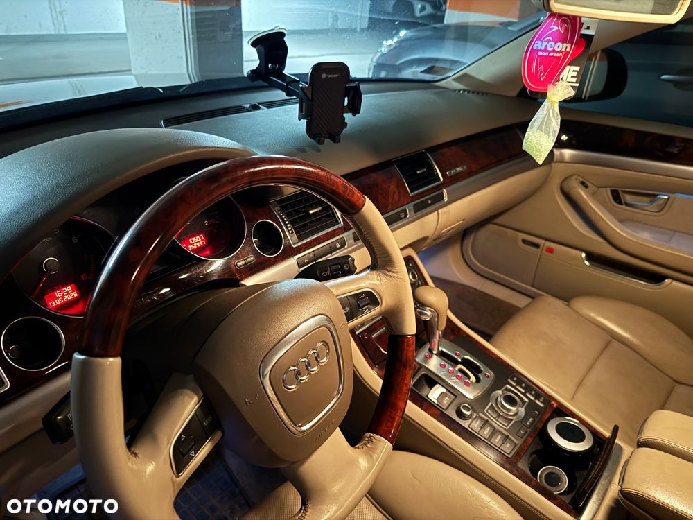 Audi A8 4.2 FSI Quattro - 2