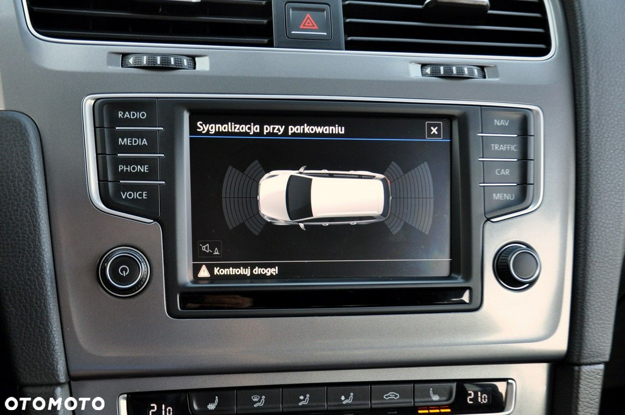 Volkswagen Golf - 31