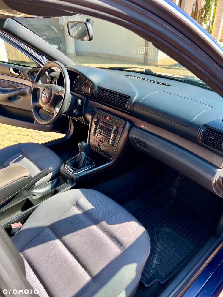 Audi A4 Limousine 1.8 - 21