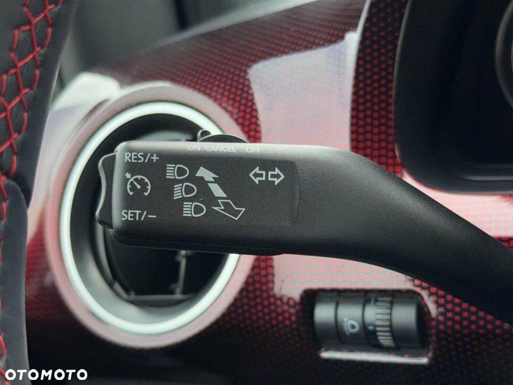 Volkswagen up! 1.0 TSI GTI - 21