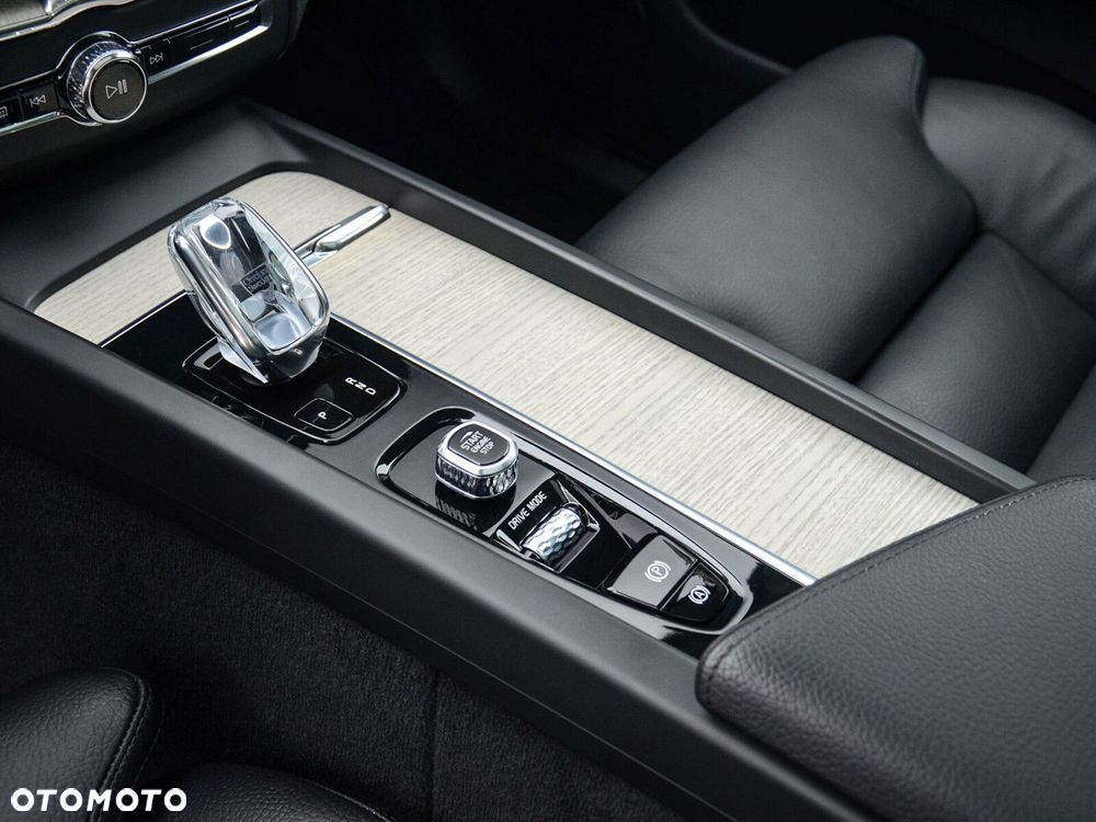 Volvo XC 60 D5 SCR AWD Inscription - 24