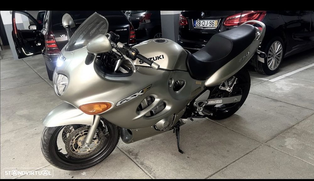 Suzuki GSX GSXF - 1