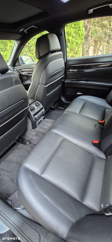 BMW Seria 7 740d xDrive - 11