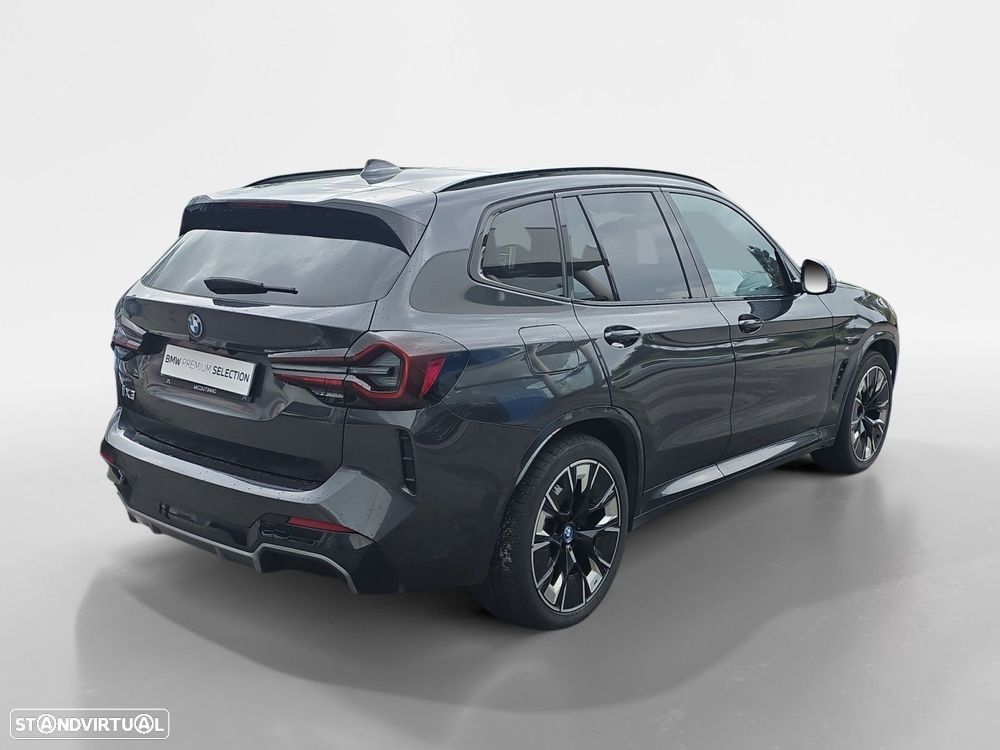 BMW iX3 M Sport Impressive - 4