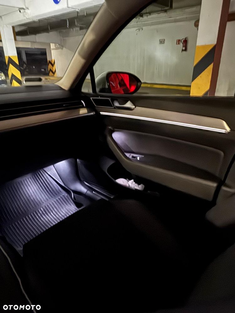 Volkswagen Passat - 18