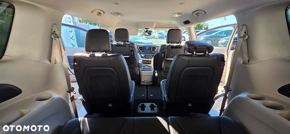 Chrysler Pacifica - 29