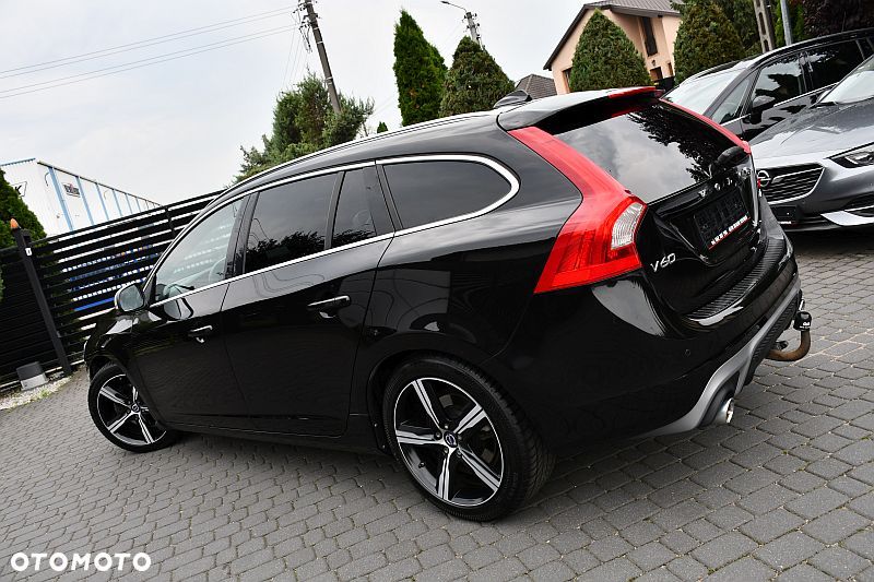 Volvo V60 D4 Geartronic R-Design - 25
