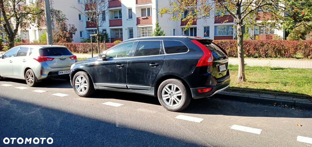 Volvo XC 60 T6 AWD Momentum - 2