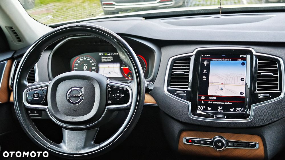 Volvo XC 90 - 32