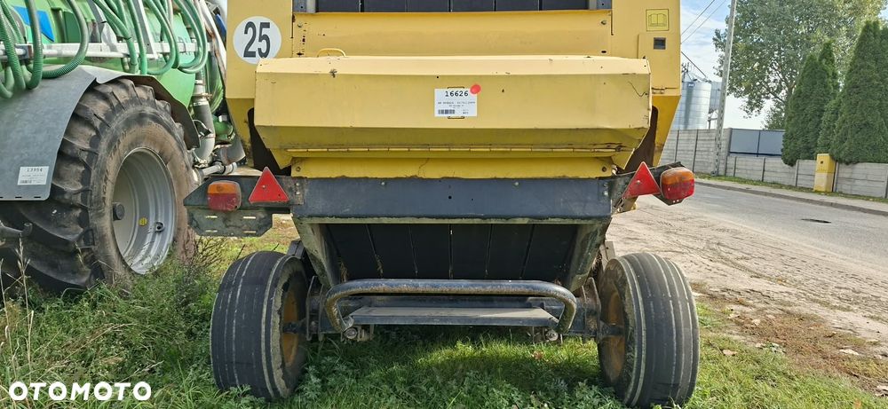 New Holland BR740 - 10