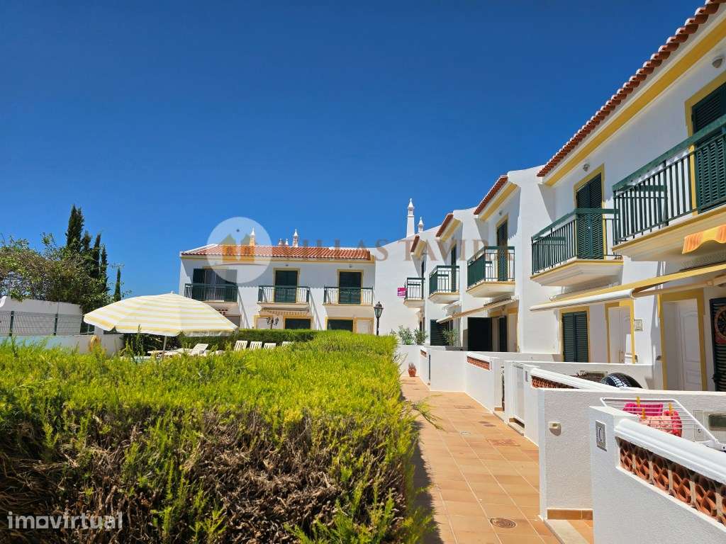 # Moradia T2 com Box, Piscina e Jardim - Condomínio Privado - Grande imagem: 3/37