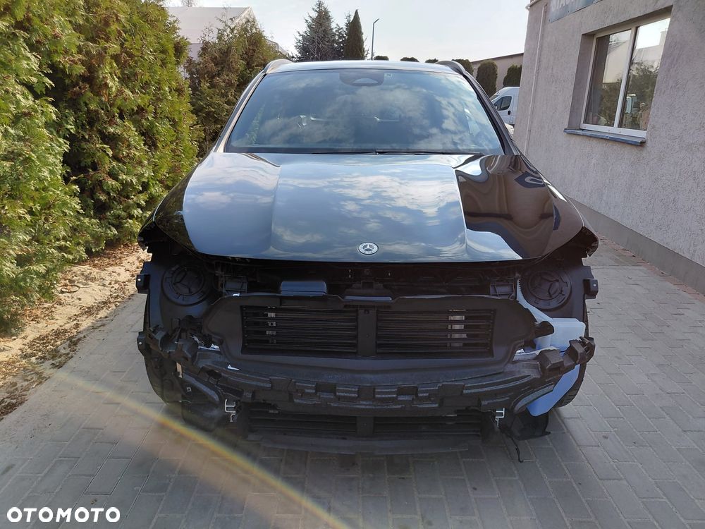 Mercedes-Benz GLA - 9