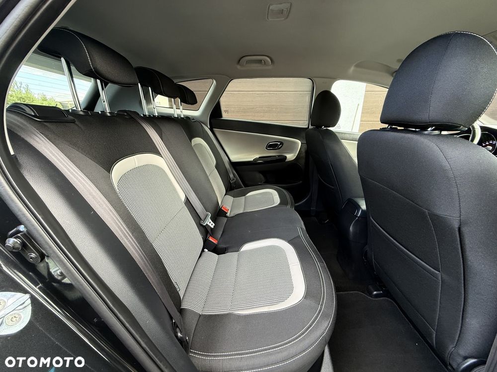 Kia Ceed 1.6 GDI Business Line - 26