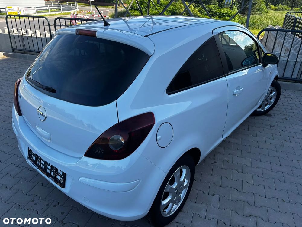 Opel Corsa 1.4 16V Color Edition - 3