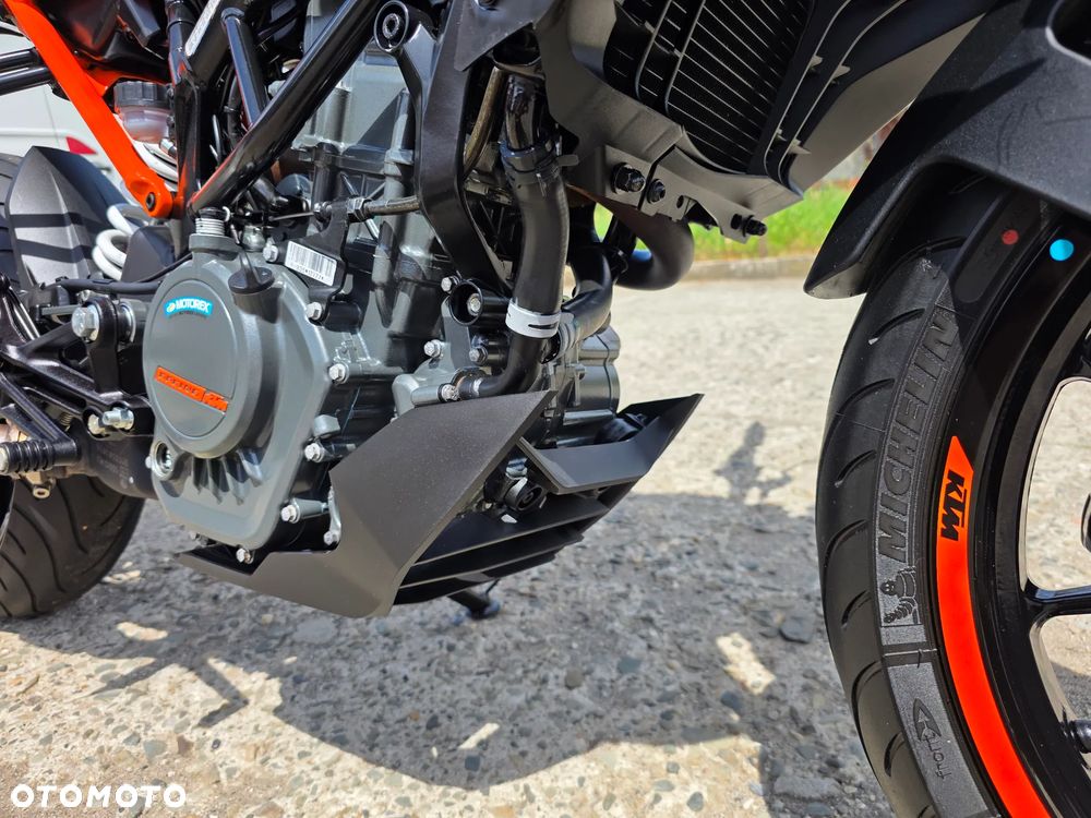 KTM Duke 125 - 29