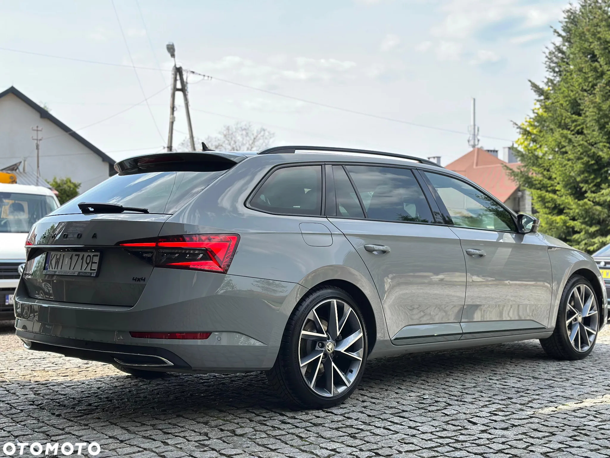 Skoda Superb 2.0 TDI SCR 4x4 Sportline DSG - 11