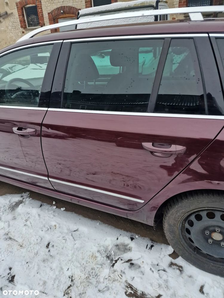 Drzwi  lewy  tył  skoda  superb  II  kombi  w  kolorze  X7X7 - 1