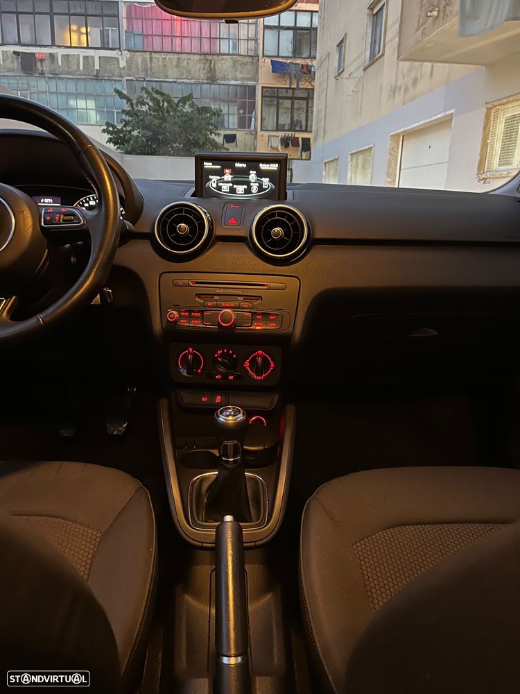 Audi A1 1.6 TDI S-line - 26