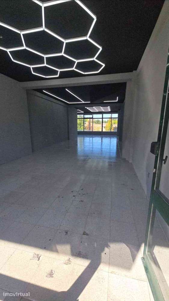 Loja, 90 m², Campanhã - Grande imagem: 2/4