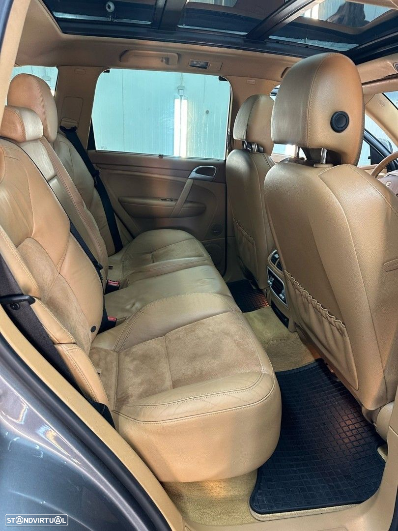 Porsche Cayenne Tiptronic - 14