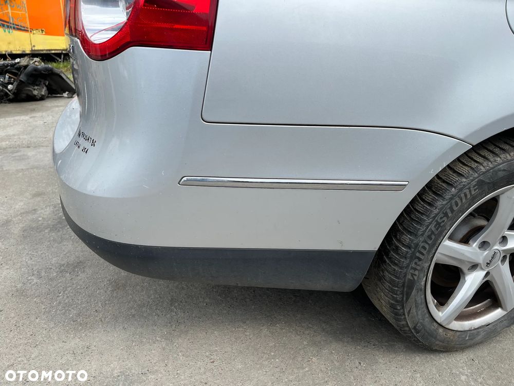 ZDERZAK TYLNY TYŁ VW PASSAT B6 KOMBI KOD LAKIERU LA7W - 8